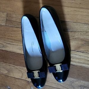 Salvatore Ferragamo Vara Size 10B